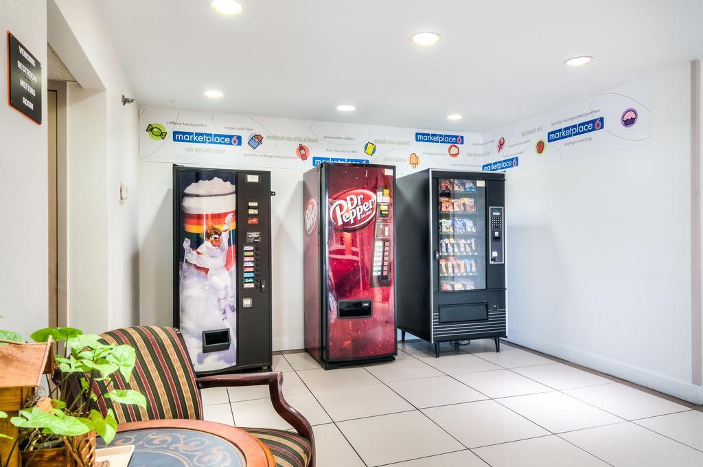 Motel 6 Normal Eksteriør billede