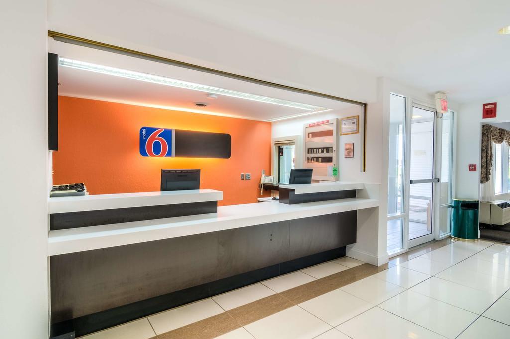 Motel 6 Normal Eksteriør billede